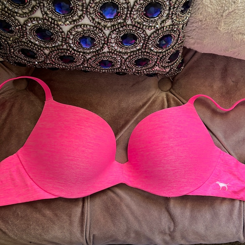 PINK Victoria Secret Push-up bra. 32B